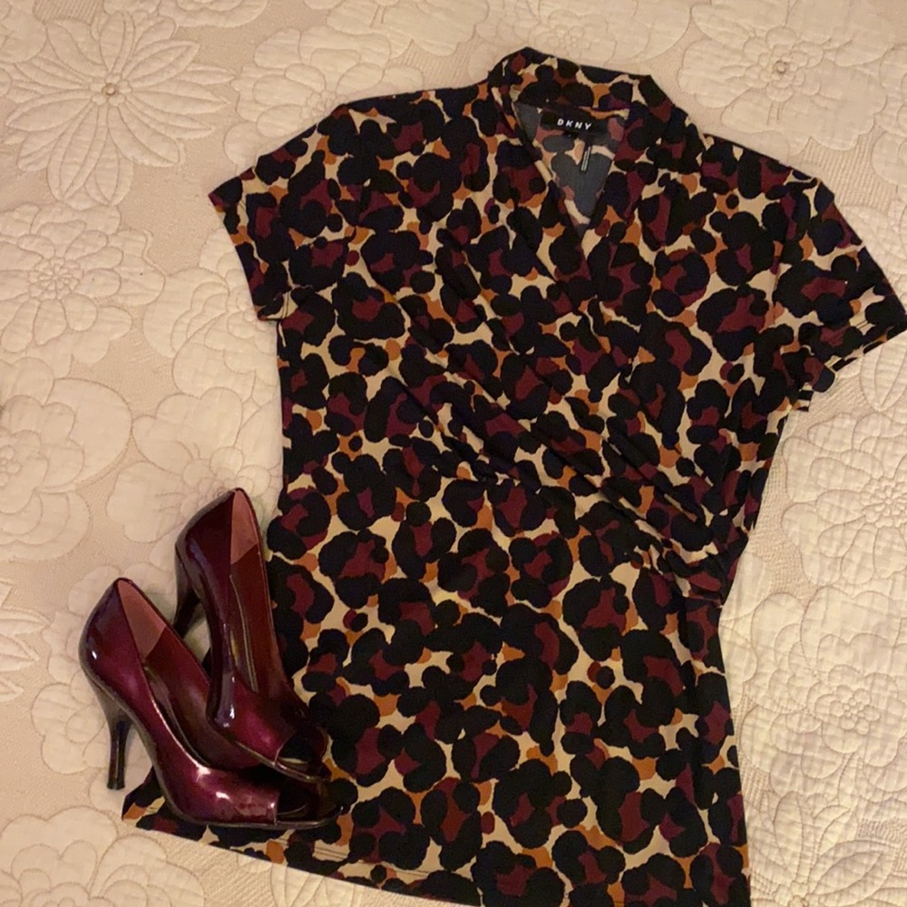 DKNY top